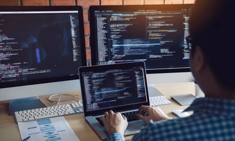 数据科学选型：R与Python如何赋能南海区网站建设？